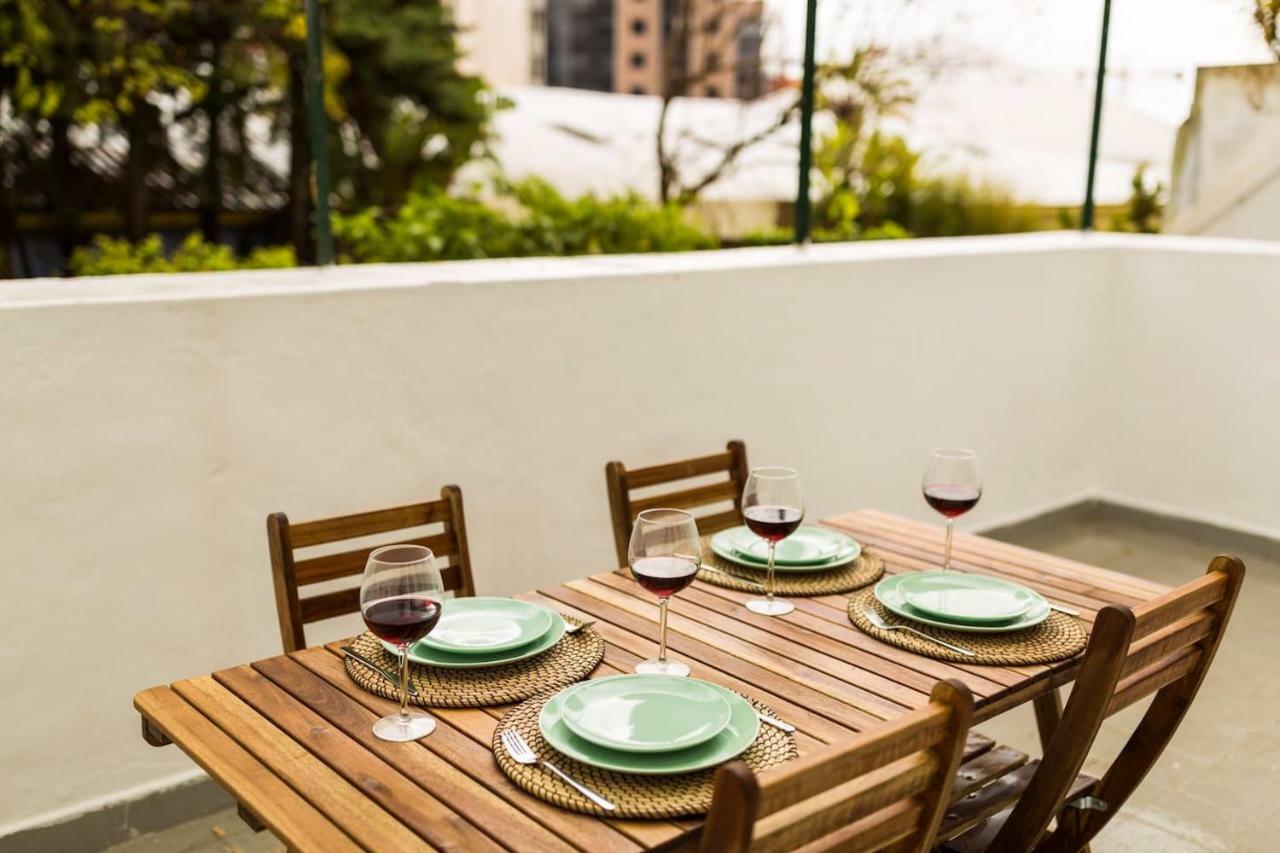 Ola Lisbon - Rato Terrace IV Apartment Luaran gambar